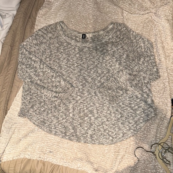 BDG Black and White 3/4 Sleeve Sweater - Size S - Picture 3 of 4